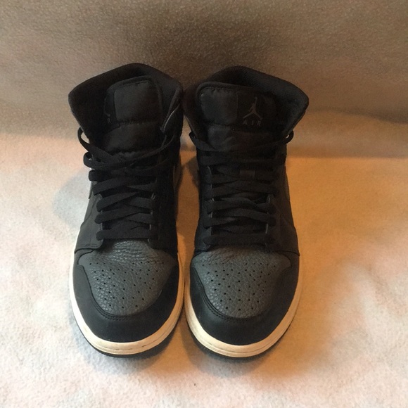 Nike Other - Nike Air Jordan 1 Mid